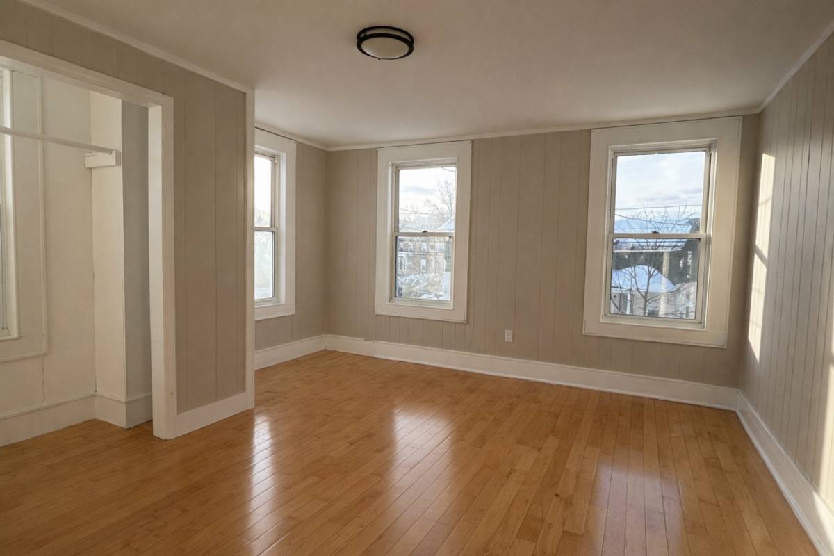 Apartment for rent at 13 Hampden St, Westfield, MA 01085