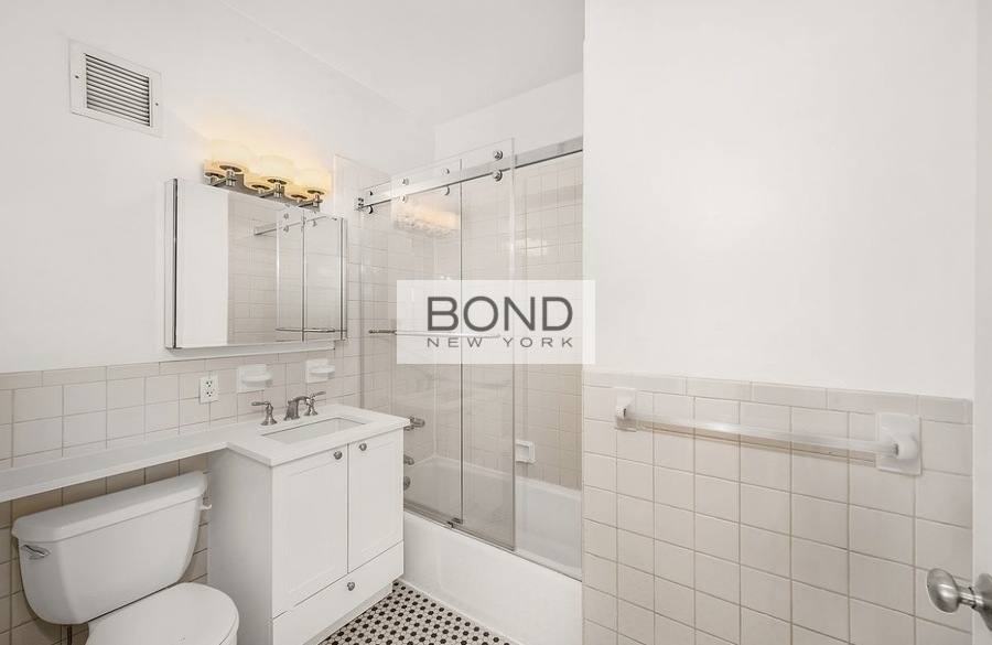 Apartment for rent at 121 Madison Ave #C, New York, NY 10016