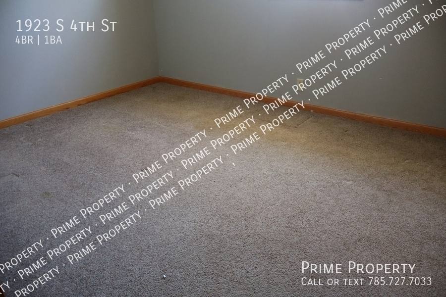 House for rent at 1923 S 4th St, Salina, KS 67401