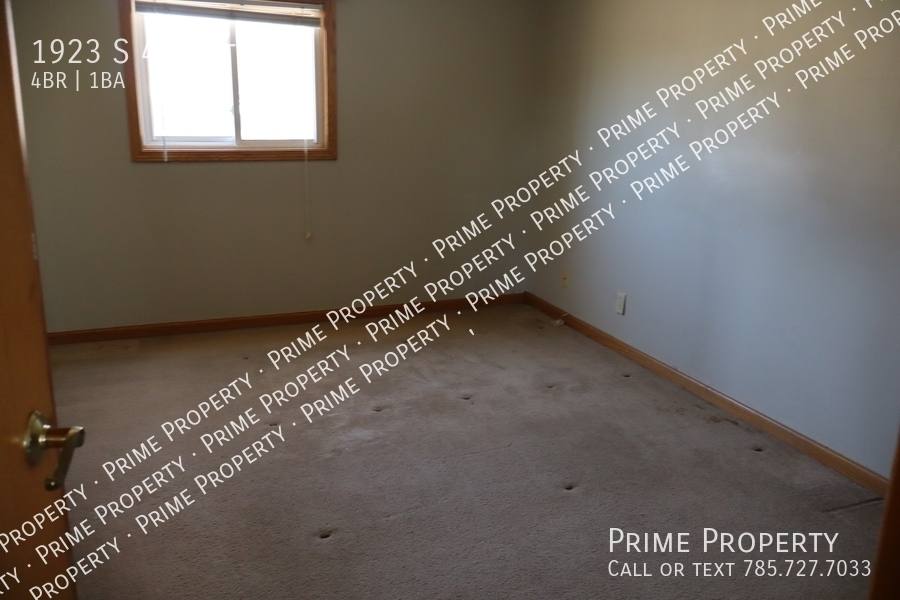 House for rent at 1923 S 4th St, Salina, KS 67401