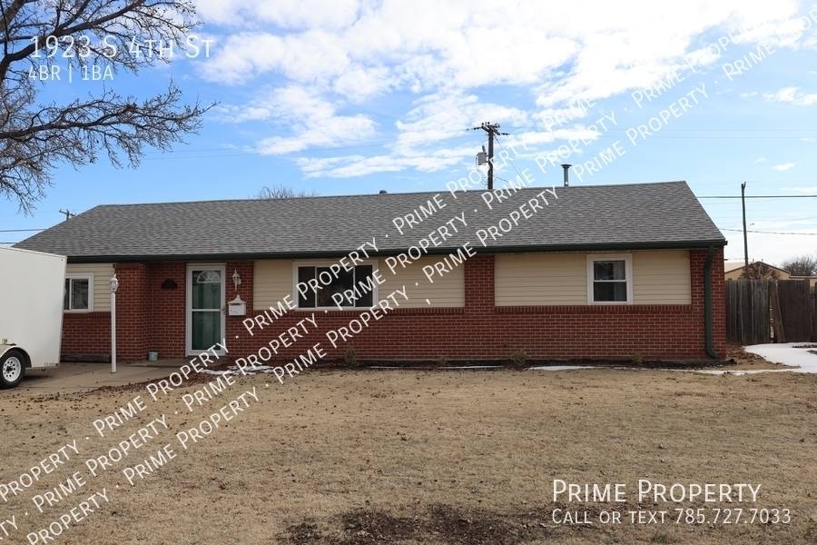 House for rent at 1923 S 4th St, Salina, KS 67401
