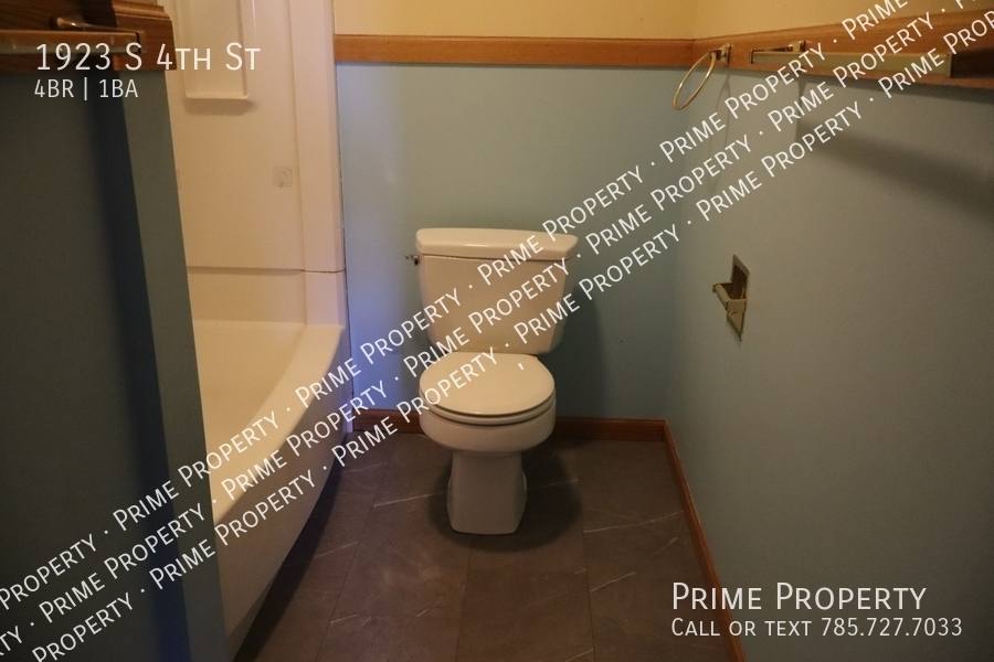 House for rent at 1923 S 4th St, Salina, KS 67401