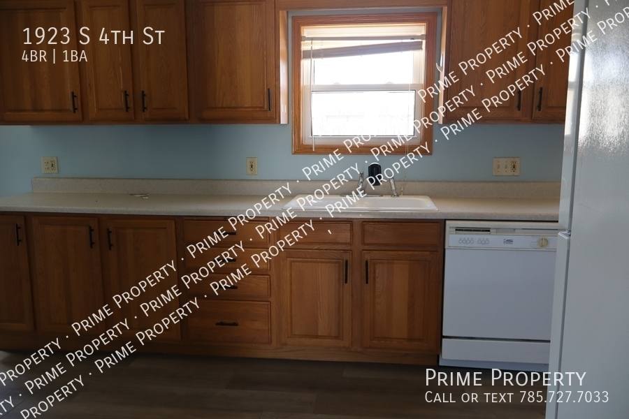 House for rent at 1923 S 4th St, Salina, KS 67401