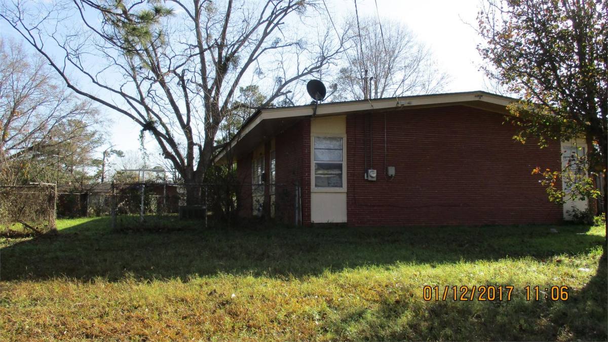 House for rent at 1904 Meadow Dr, Albany, GA 31705