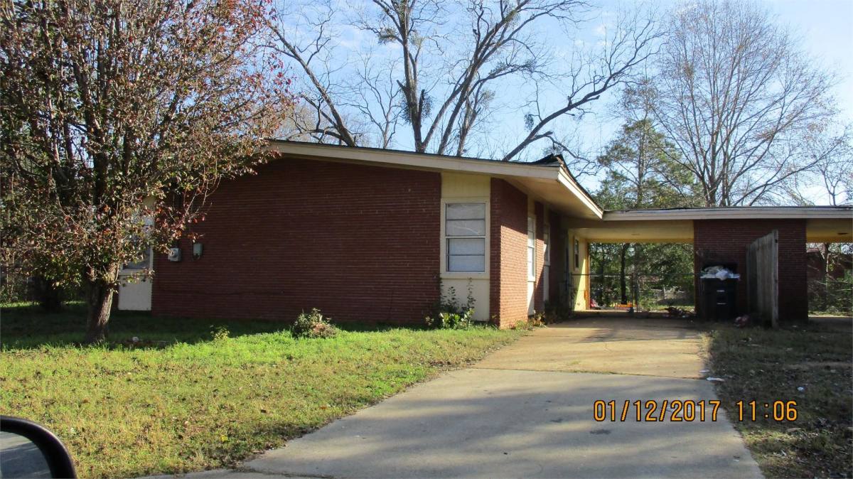 House for rent at 1904 Meadow Dr, Albany, GA 31705