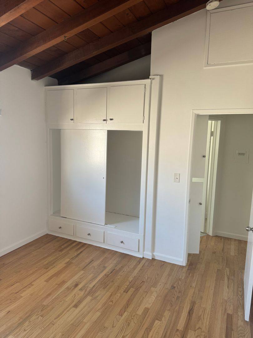 Apartment for rent at 3111 Colorado Ave, Santa Monica, CA 90404