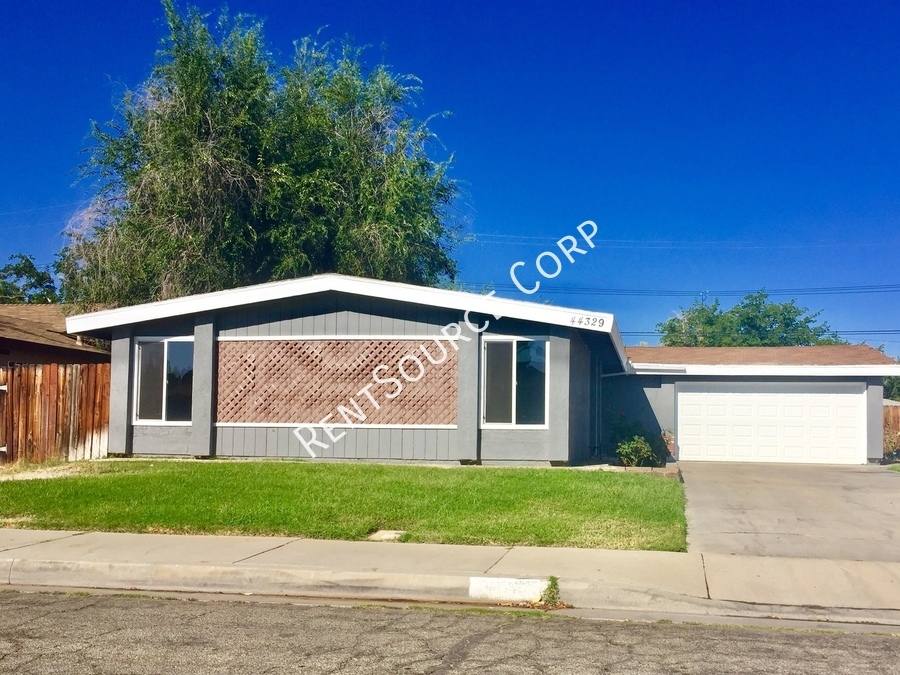 House for rent at 44329 Gingham Ave, Lancaster, CA 93535