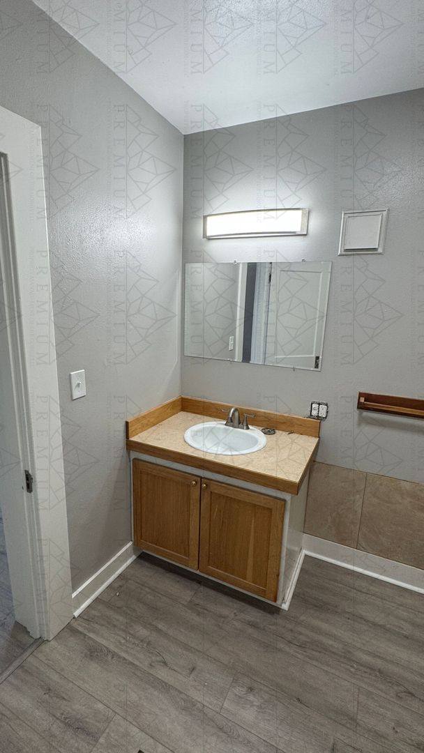 Apartment for rent at 409-411 W 9th St, The Dalles, OR 97058