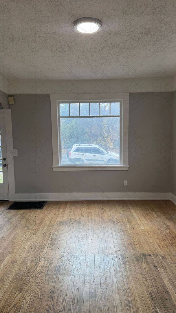 Apartment for rent at 409-411 W 9th St, The Dalles, OR 97058