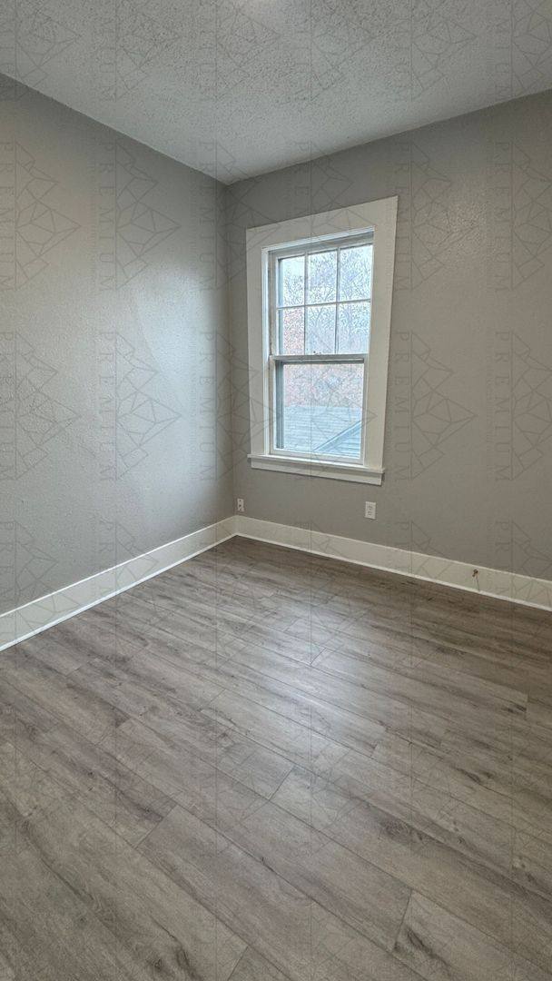 Apartment for rent at 409-411 W 9th St, The Dalles, OR 97058