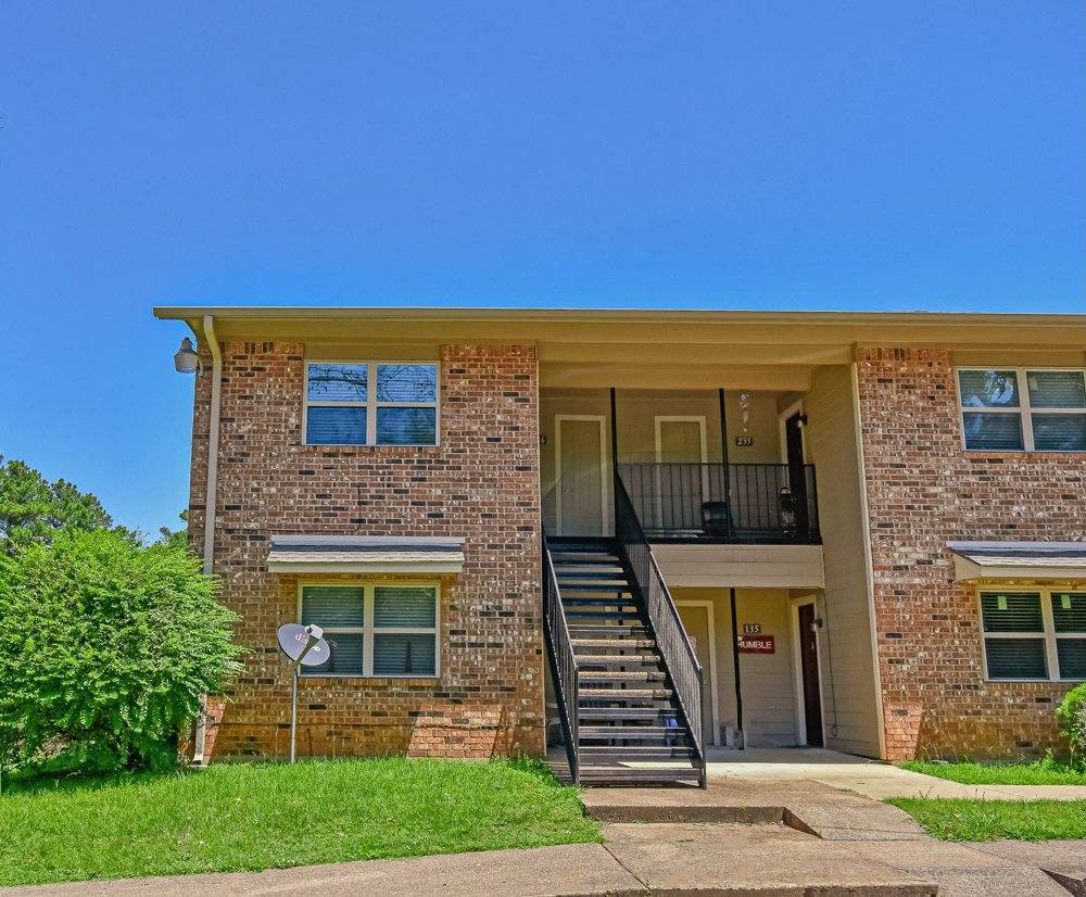 Apartment for rent at 400 Pine Burr Lane, Kilgore, TX 75662