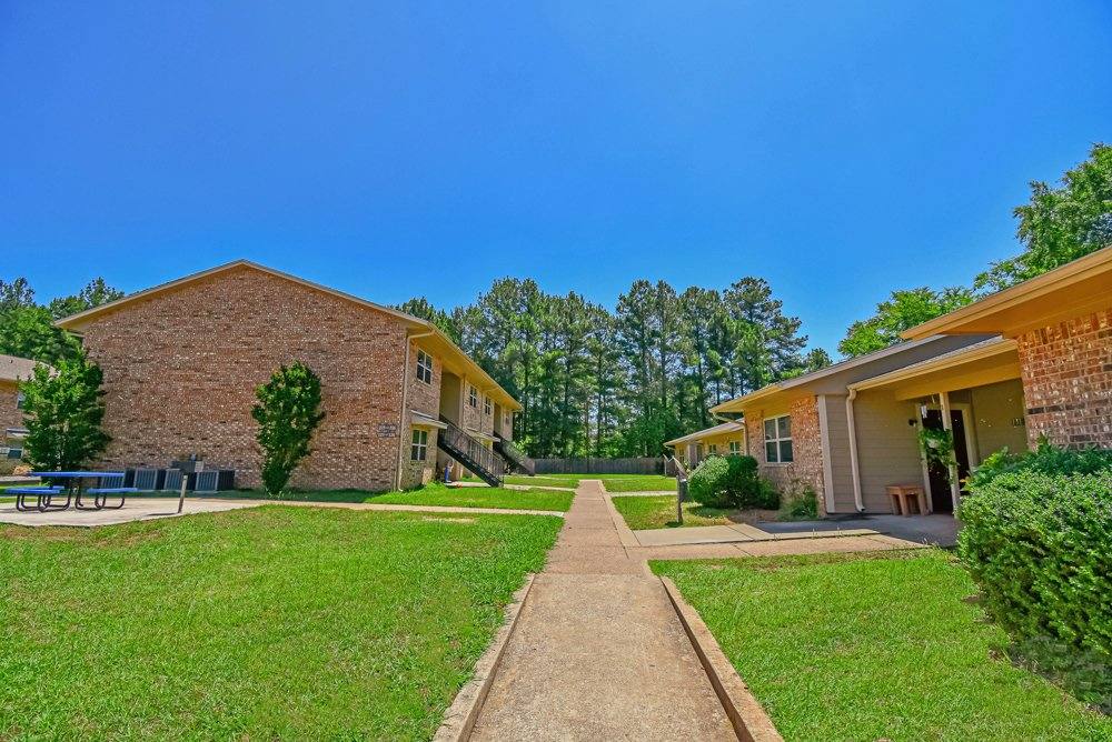 Apartment for rent at 400 Pine Burr Lane, Kilgore, TX 75662