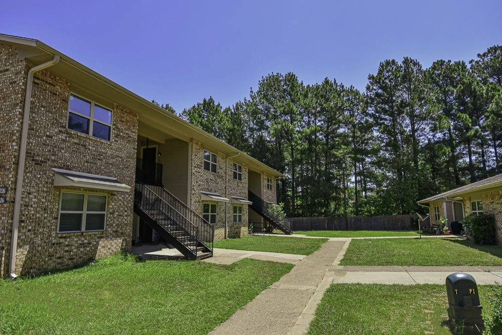 Apartment for rent at 400 Pine Burr Lane, Kilgore, TX 75662