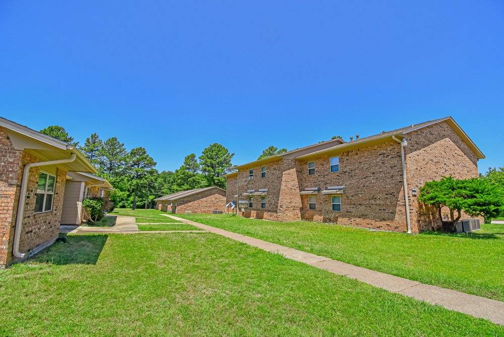 Apartment for rent at 400 Pine Burr Lane, Kilgore, TX 75662