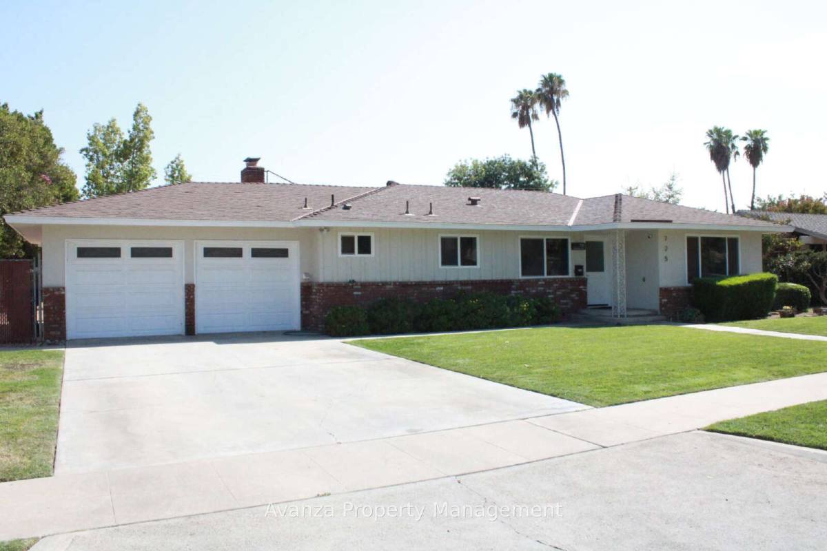 House for rent at 725 W Rialto Ave, Fresno, CA 93705