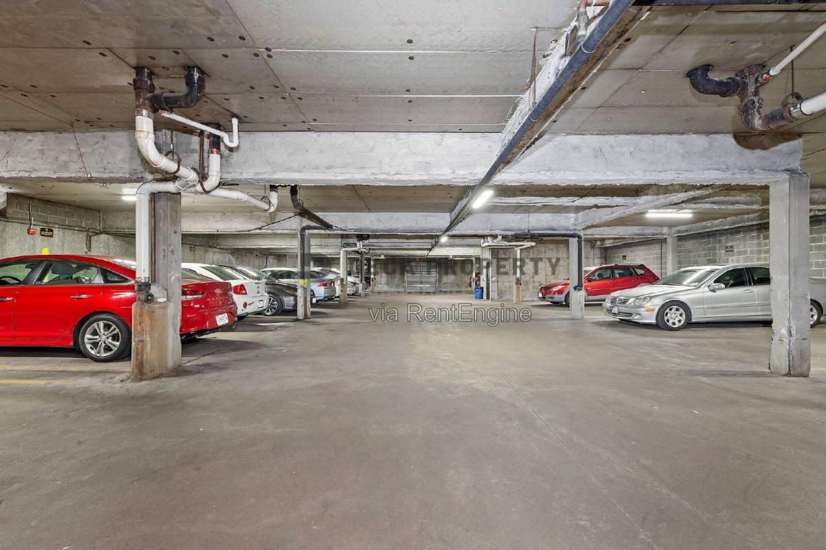 Apartment for rent at 4020 Lindell Blvd #215, Saint Louis, MO 63108