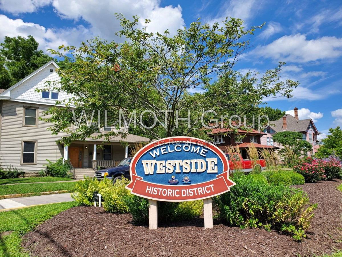 Apartment for rent at 129 W Hendricks St #4, Shelbyville, IN 46176