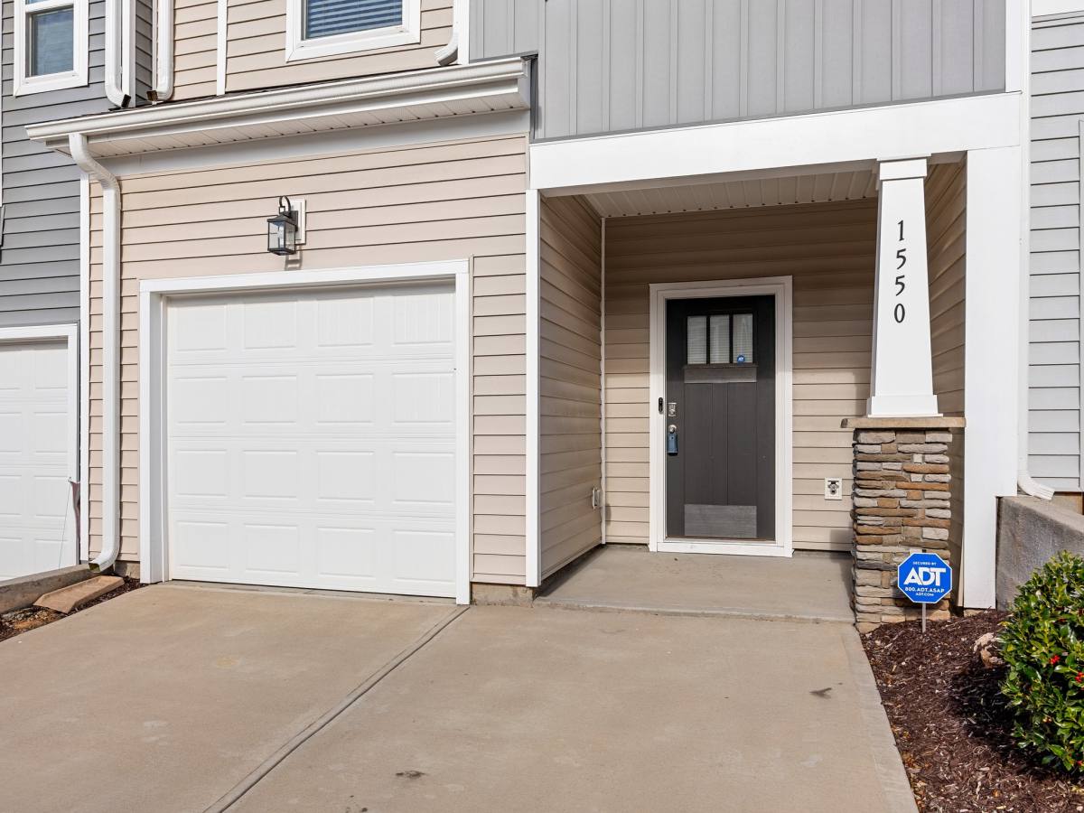 Townhouse for rent at 1550 Rivermeade Dr, Inman, SC 29349