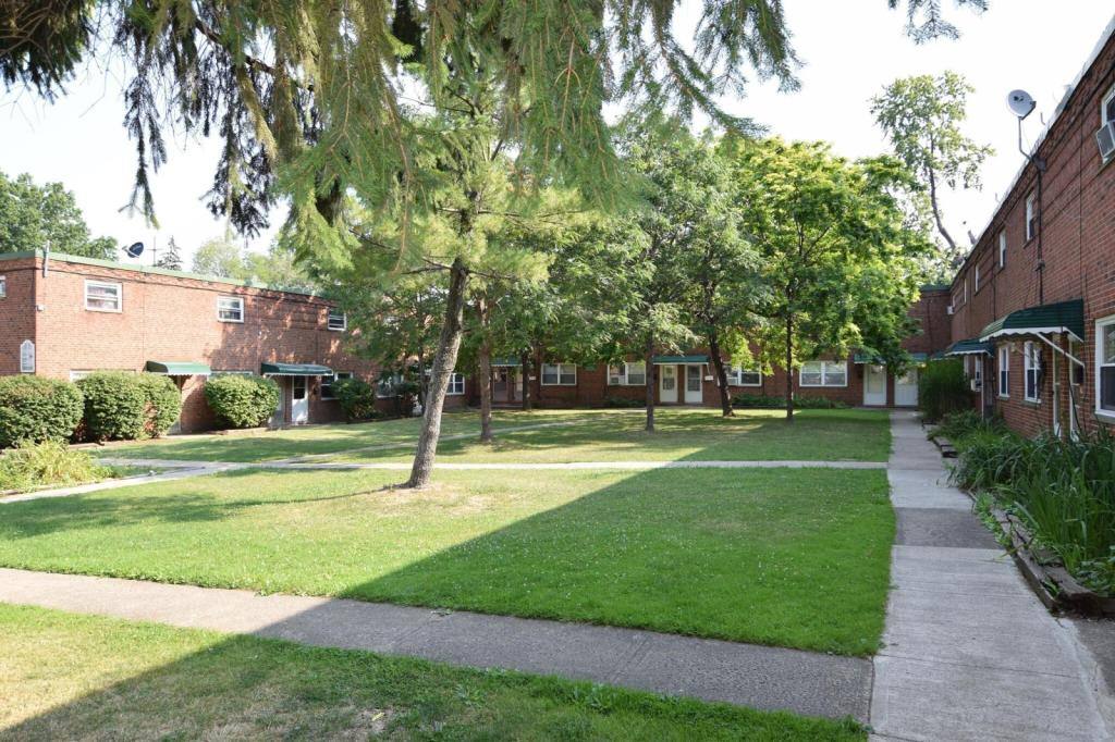 Townhouse for rent at 15421-1 Plymouth Place, Cleveland, OH 44112