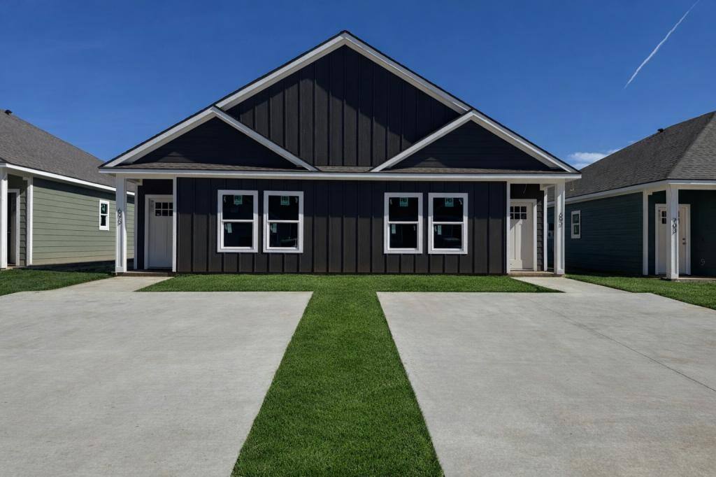 Townhouse for rent at 763 Worth Ave, Durant, OK 74701