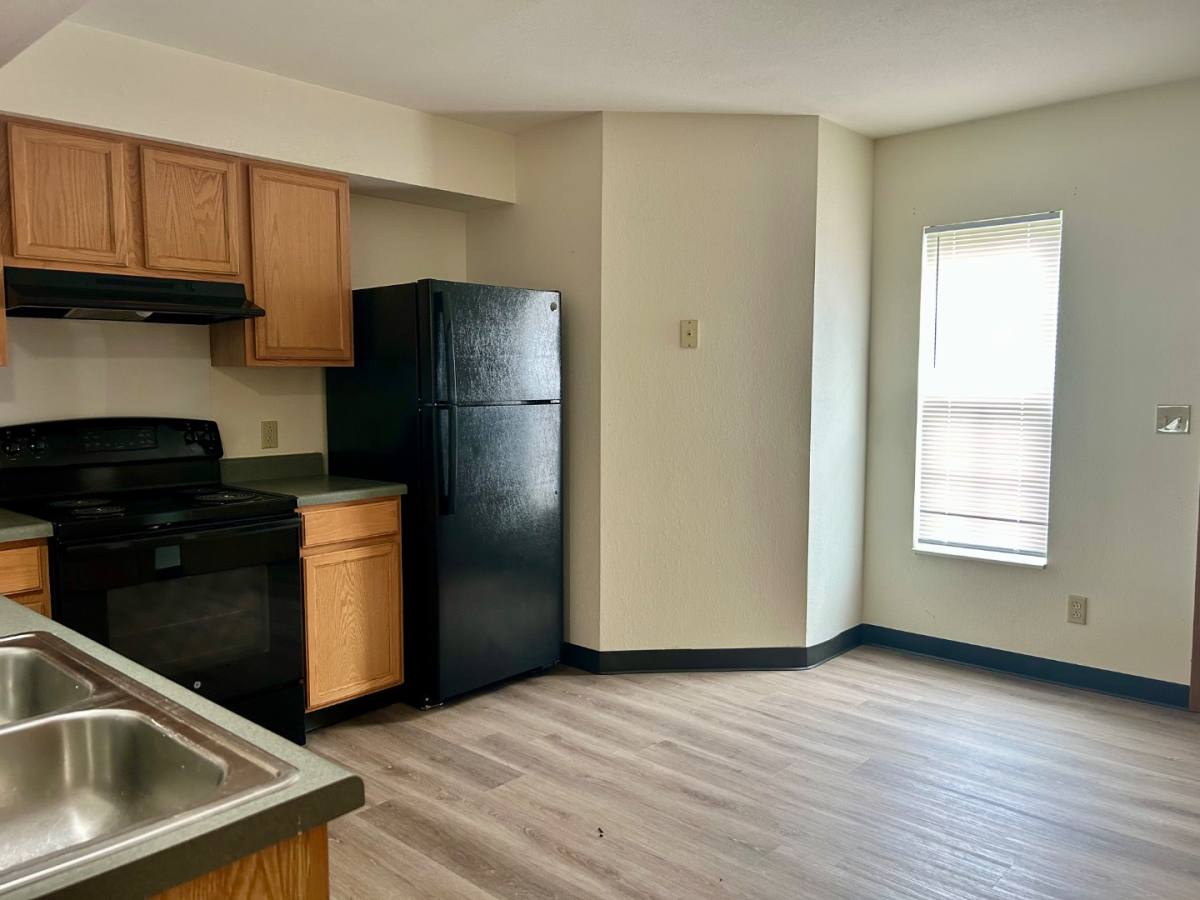 799 Titan Court, Chatham, IL 62629 - Townhouse for Rent - Image 2