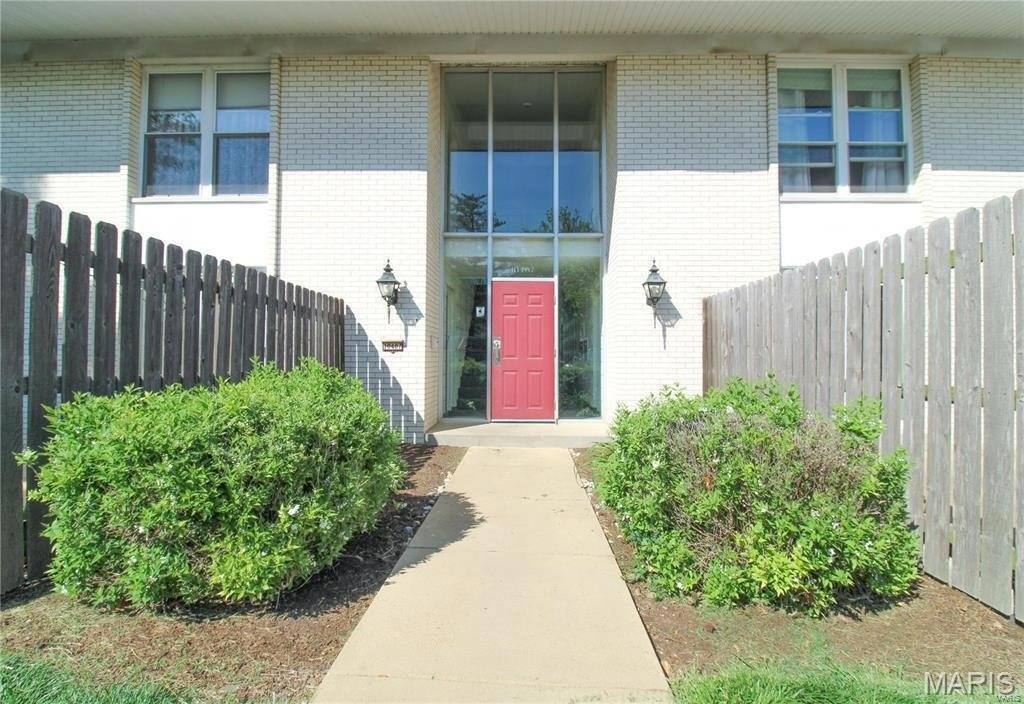 Condo for rent at 10407 Briarbend Dr #3, Saint Louis, MO 63146