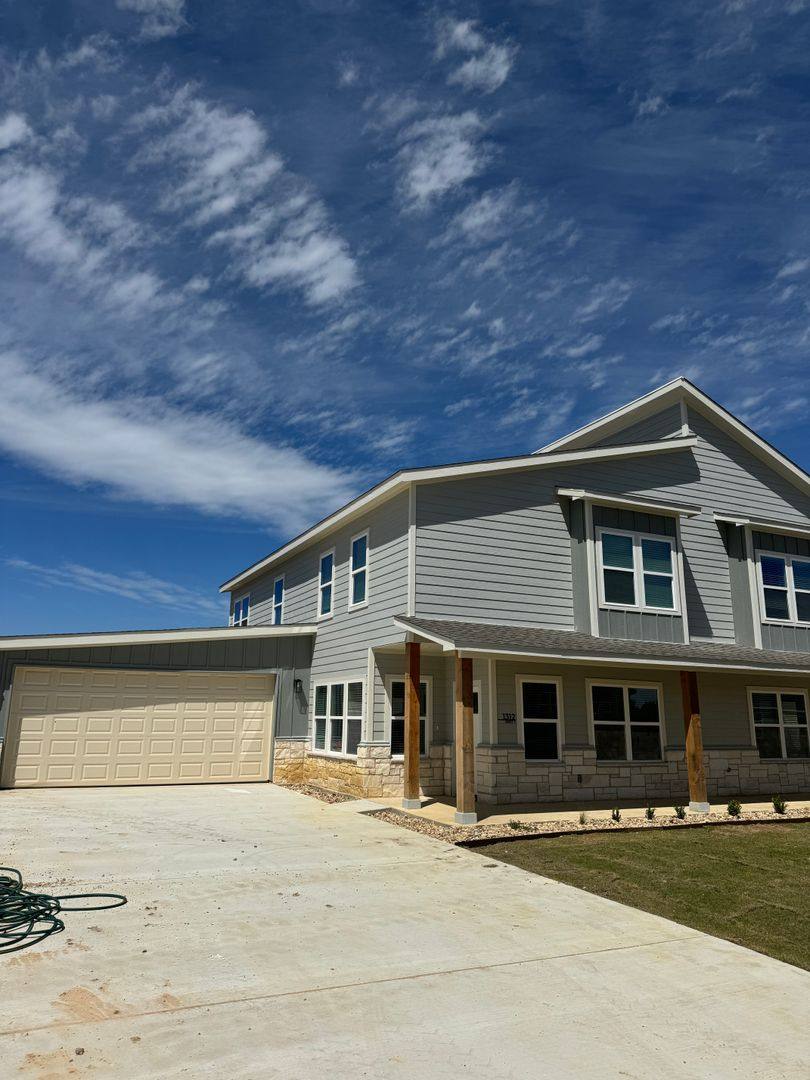 Townhouse for rent at 1312 Johnson Bend Rd, Weatherford, TX 76088