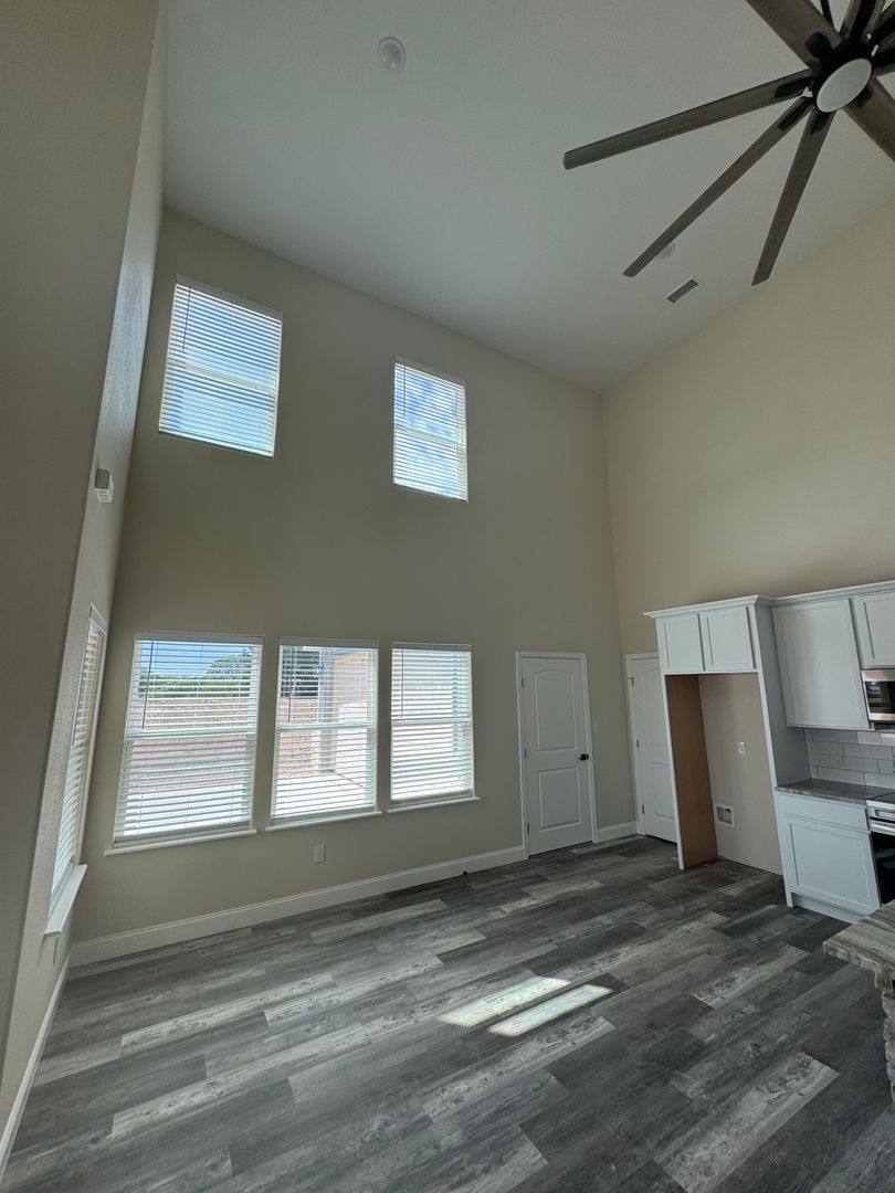 Townhouse for rent at 1312 Johnson Bend Rd, Weatherford, TX 76088