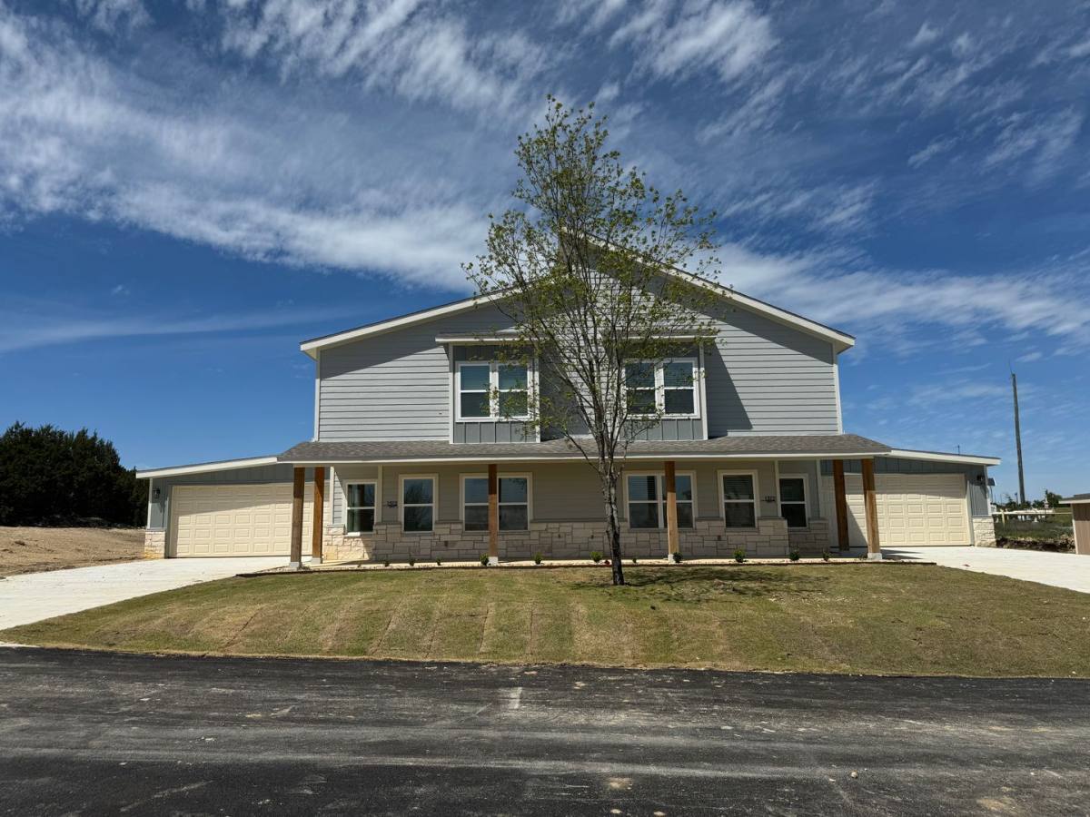Townhouse for rent at 1312 Johnson Bend Rd, Weatherford, TX 76088