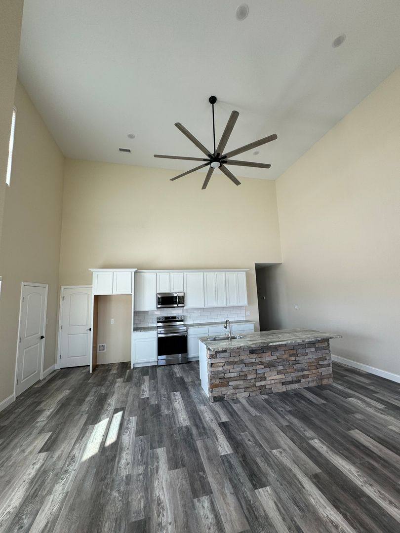 Townhouse for rent at 1312 Johnson Bend Rd, Weatherford, TX 76088