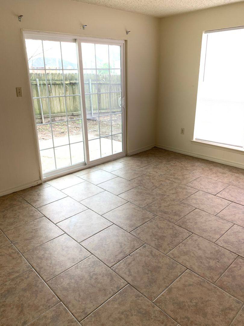 Apartment for rent at 8145 Bayou Fountain Ave, Baton Rouge, LA 70820