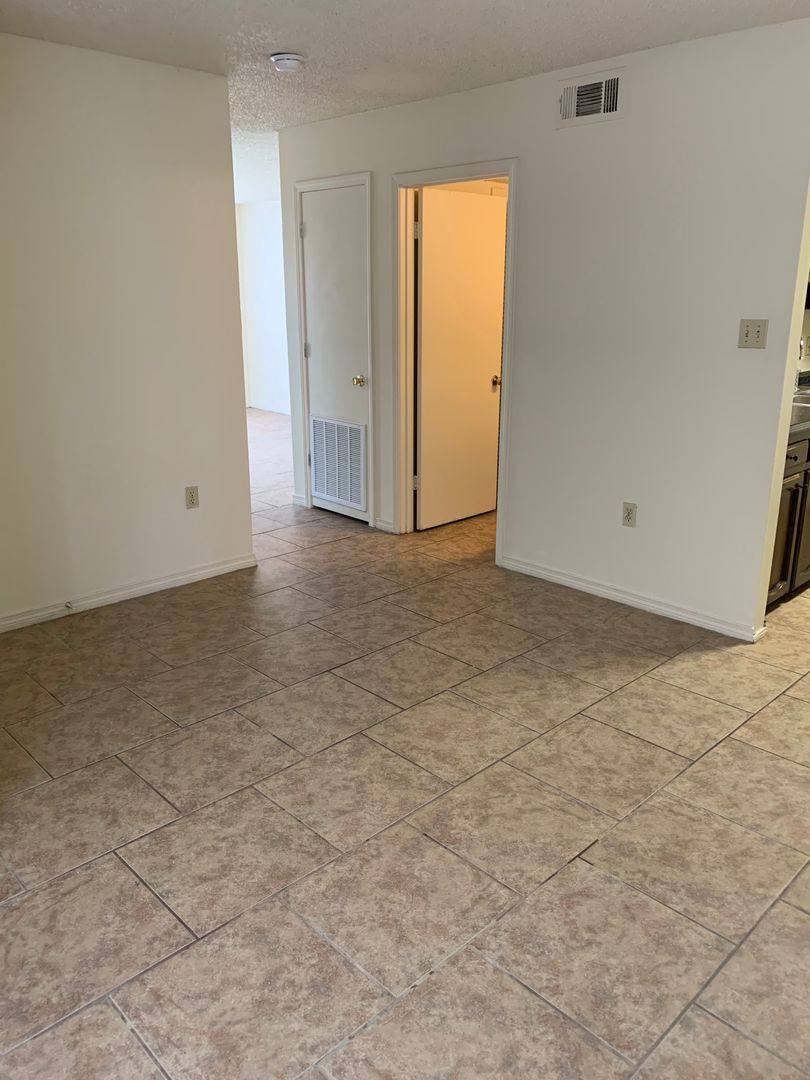 Apartment for rent at 8145 Bayou Fountain Ave, Baton Rouge, LA 70820