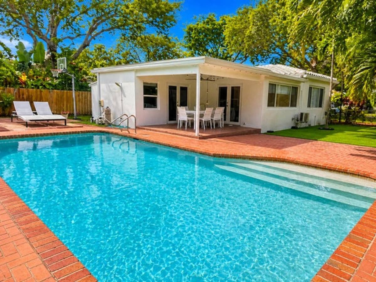 House for rent at 800 SE 11th Court, Fort Lauderdale, FL 33316