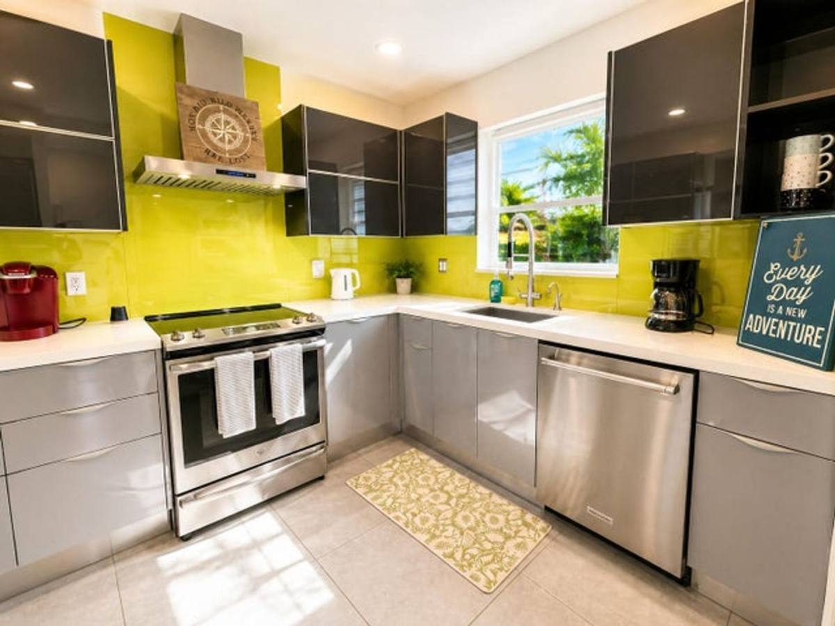 House for rent at 800 SE 11th Court, Fort Lauderdale, FL 33316