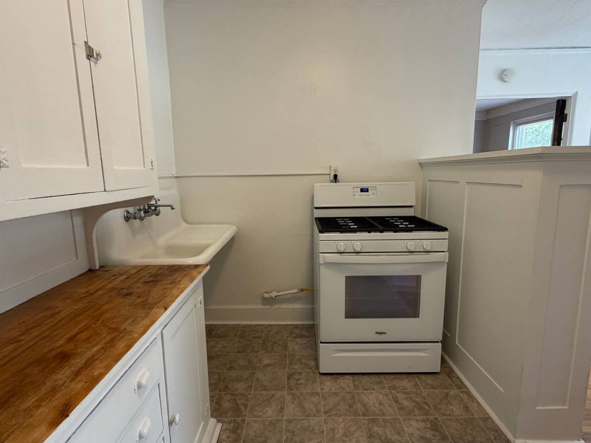 Apartment for rent at 1967 Grand Ave, St. Paul, MN 55105