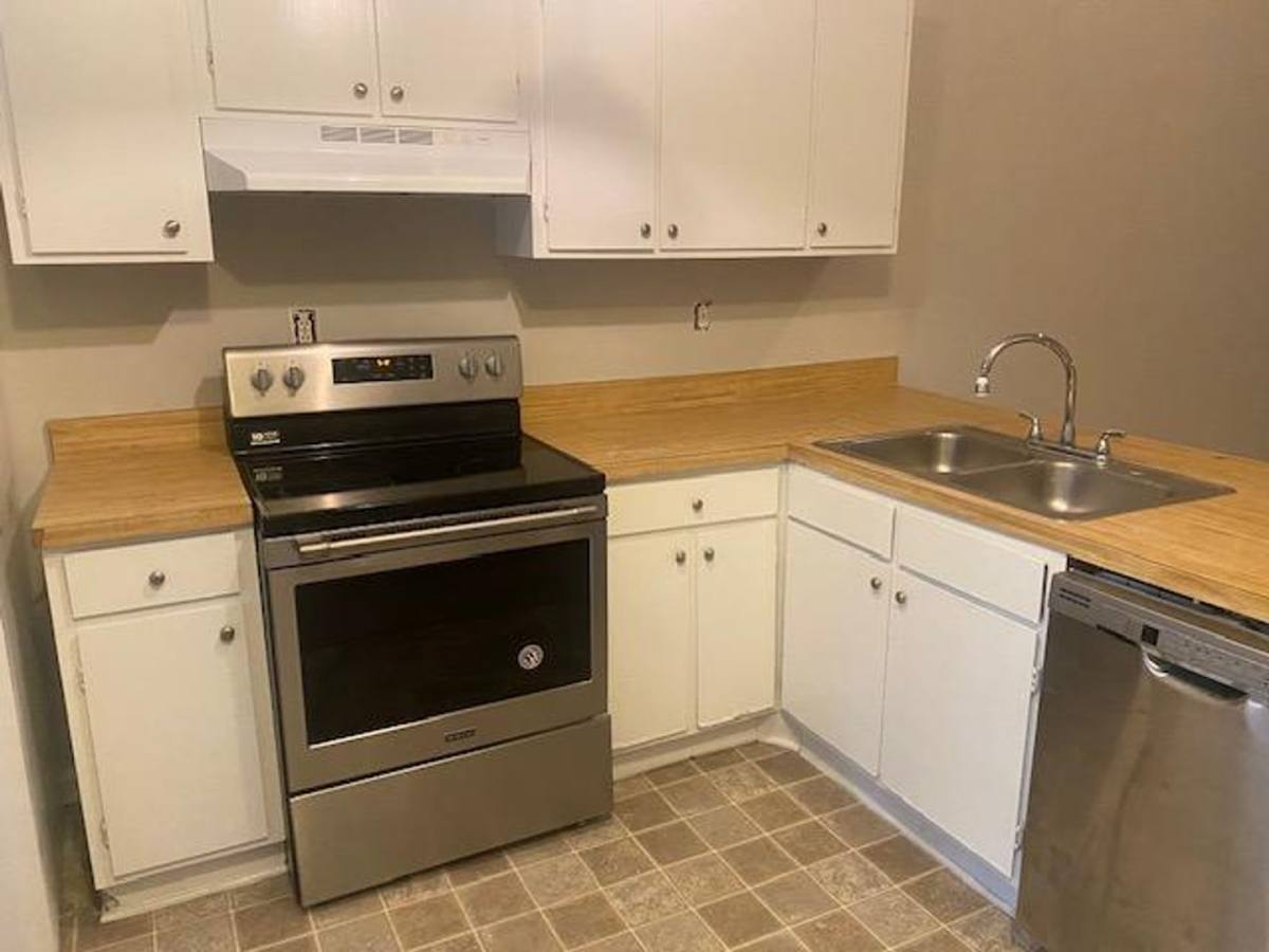 House for rent at 909-C W Chatham St, Cary, NC 27511