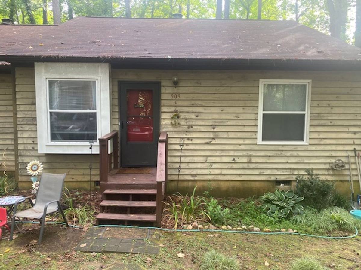 House for rent at 909-C W Chatham St, Cary, NC 27511