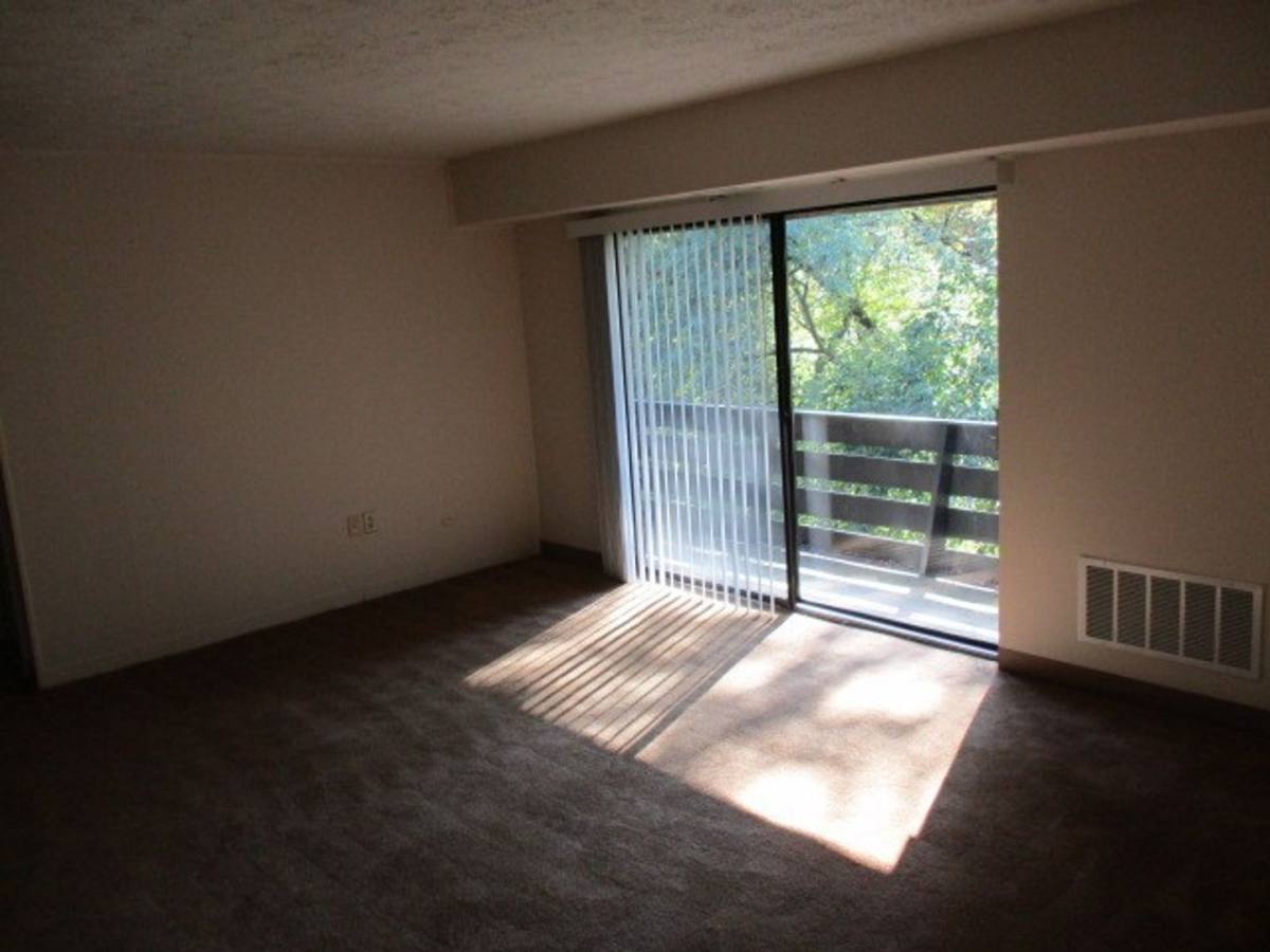 Apartment for rent at 500 Lee Dr, Coraopolis, PA 15108