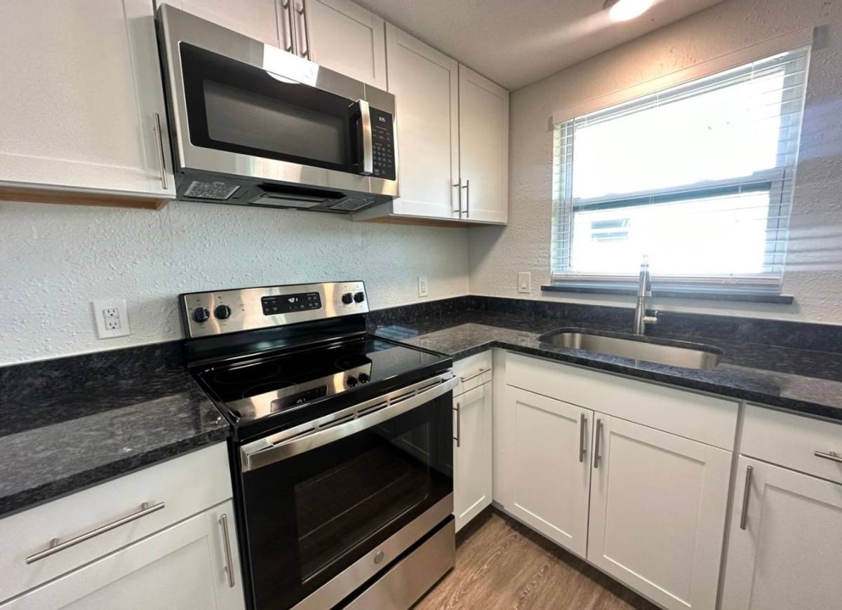 Apartment for rent at Lemon Bay Bungalows, 45 & 55 W Fray St, Englewood, FL 34224