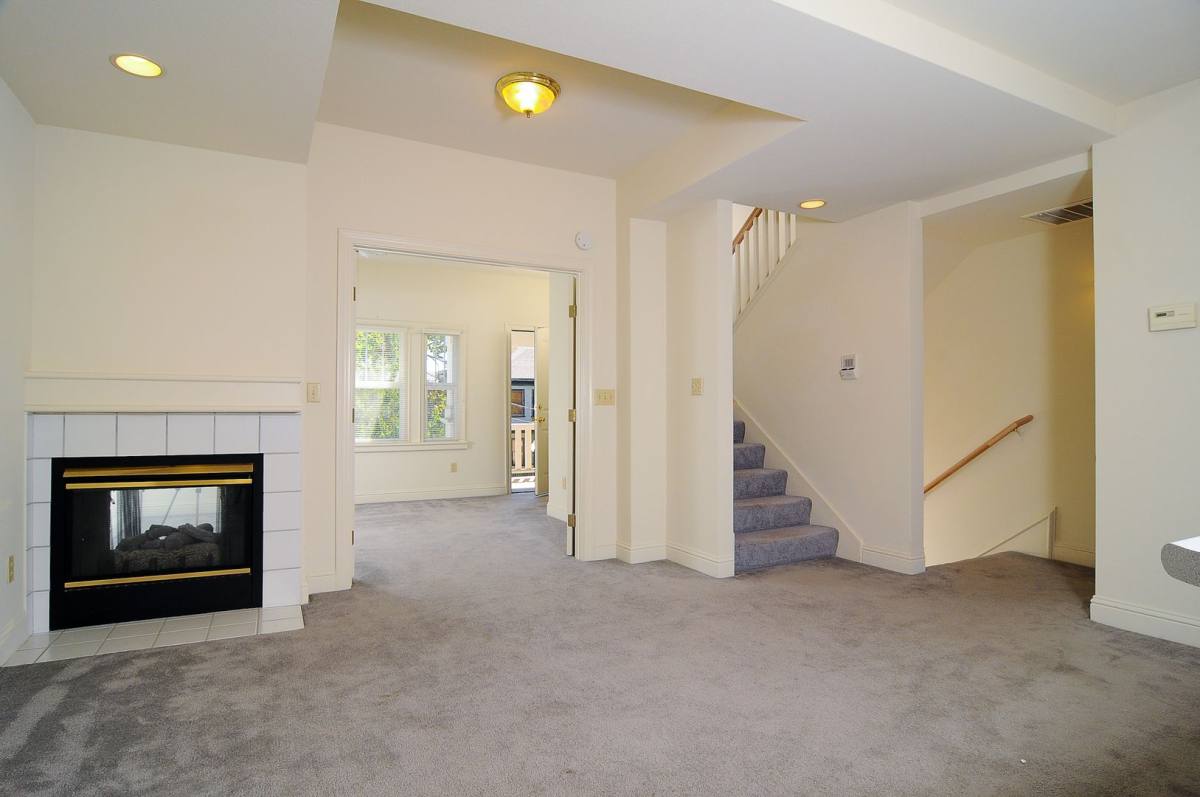 Townhouse for rent at 600 11th St, Sacramento, CA 95814