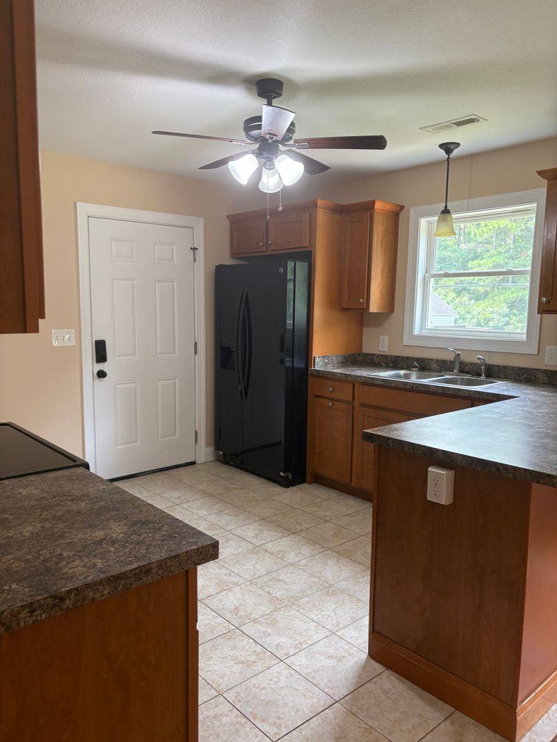 House for rent at 124 Deerfield Lane, Aydlett, NC 27916