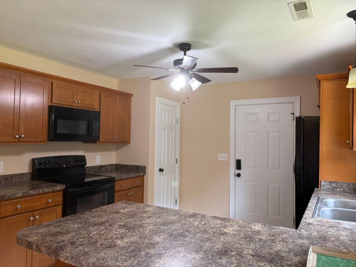 House for rent at 124 Deerfield Lane, Aydlett, NC 27916
