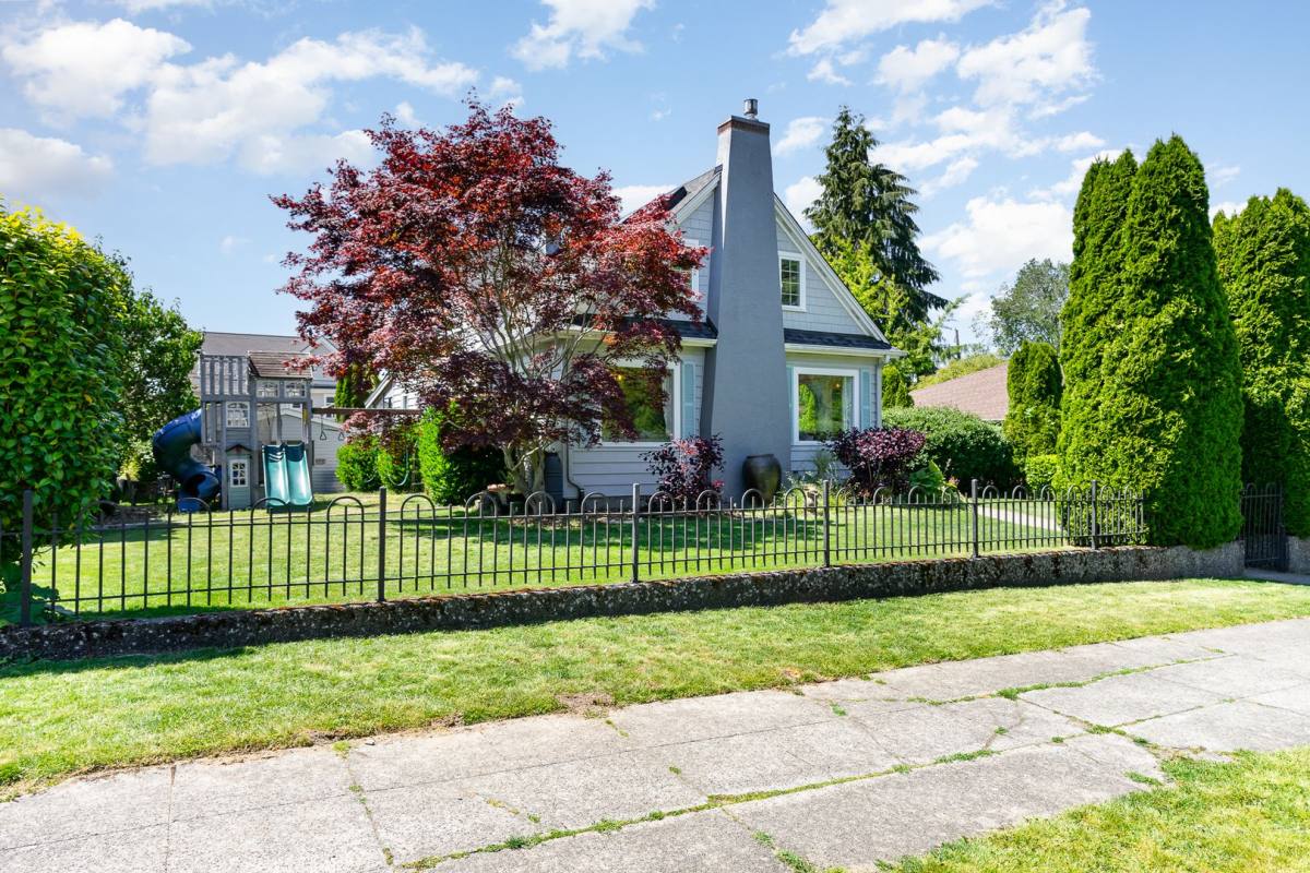 House for rent at 1525 45th Ave SW, Seattle, WA 98116
