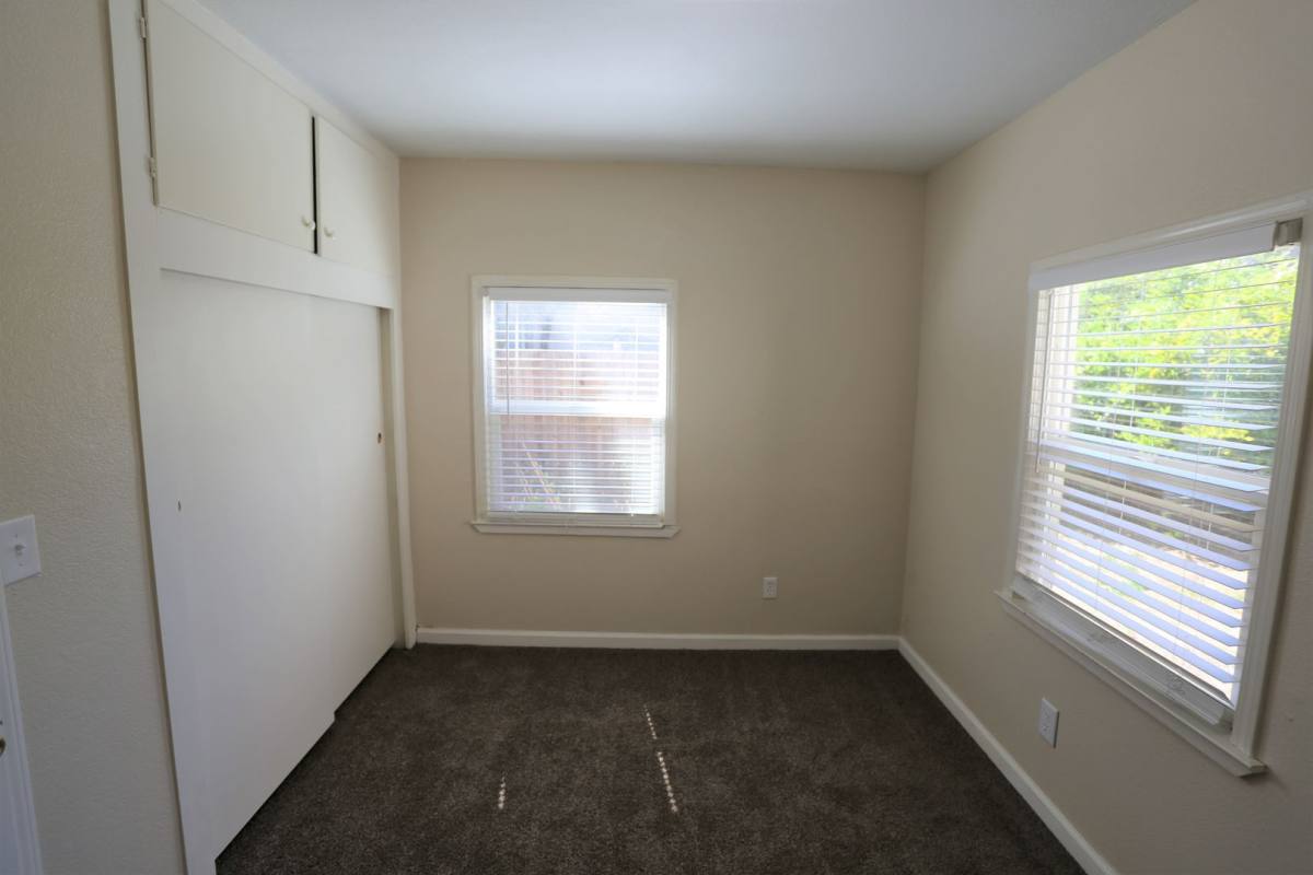 House for rent at 575 E St, Patterson, CA 95363