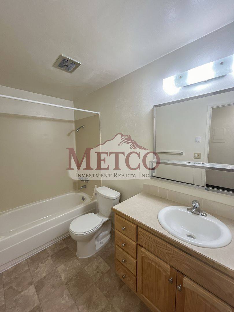 Apartment for rent at 243 F St, Springfield, OR 97477