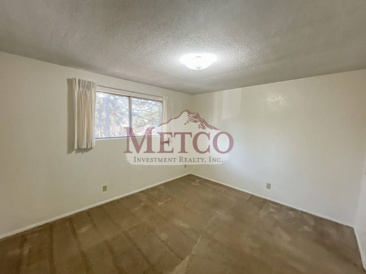 Apartment for rent at 243 F St, Springfield, OR 97477
