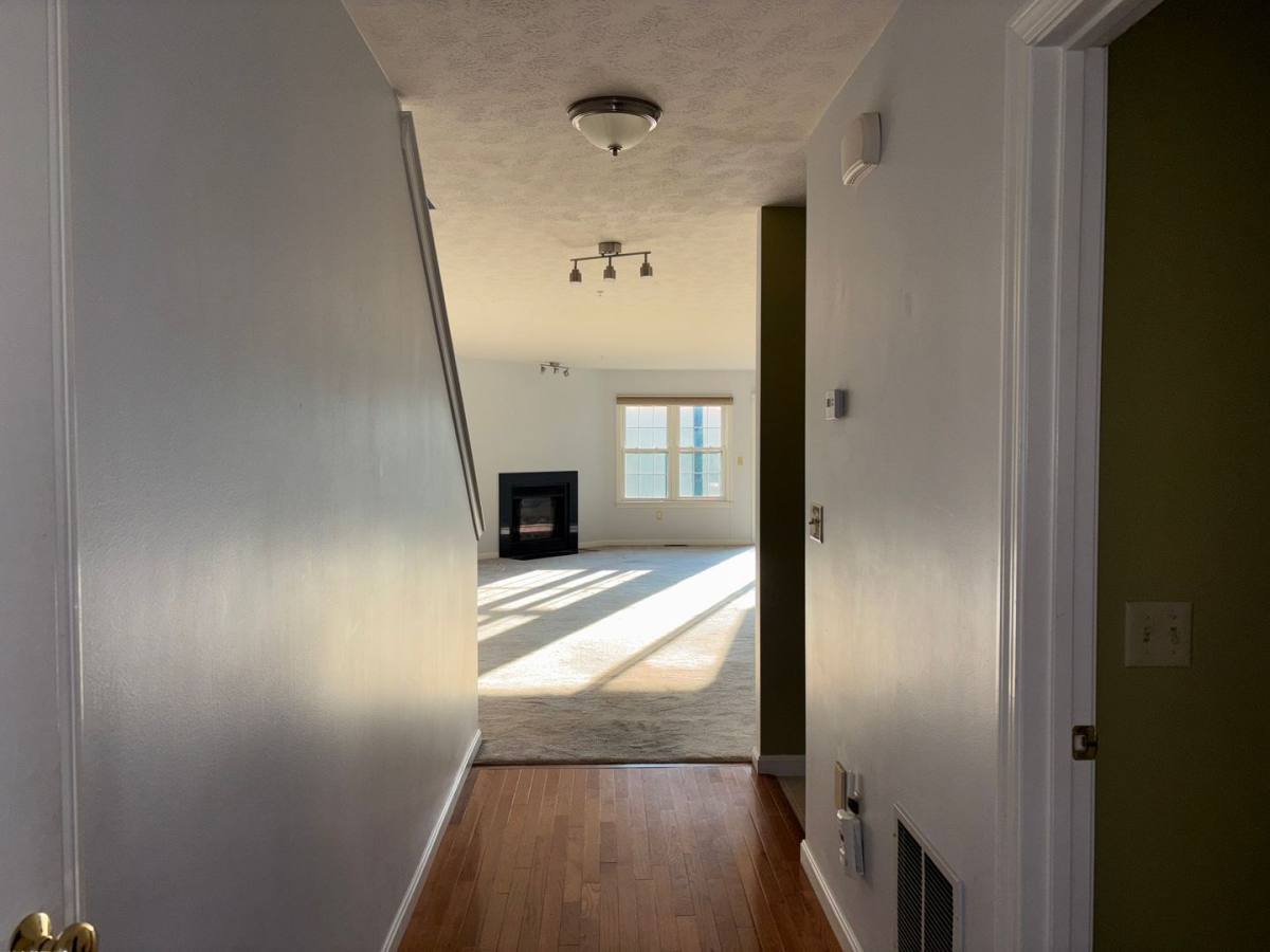 Townhouse for rent at 95 Green Briar Rd, Fitchburg, MA 01420