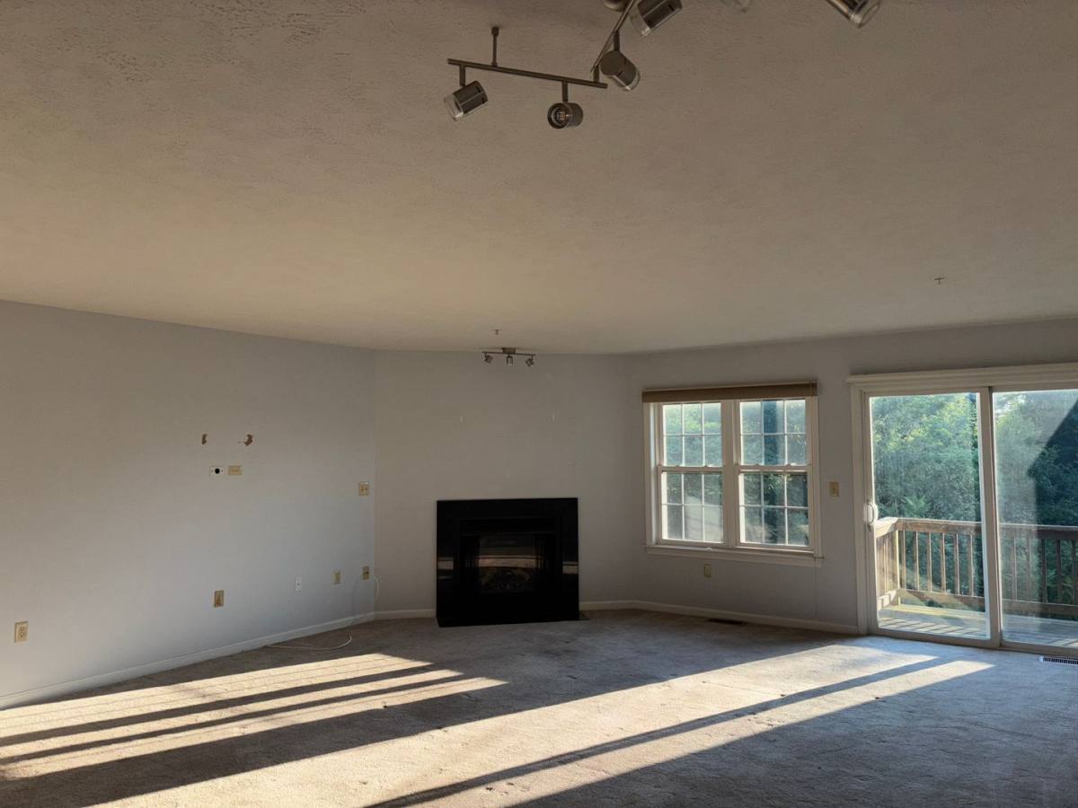Townhouse for rent at 95 Green Briar Rd, Fitchburg, MA 01420