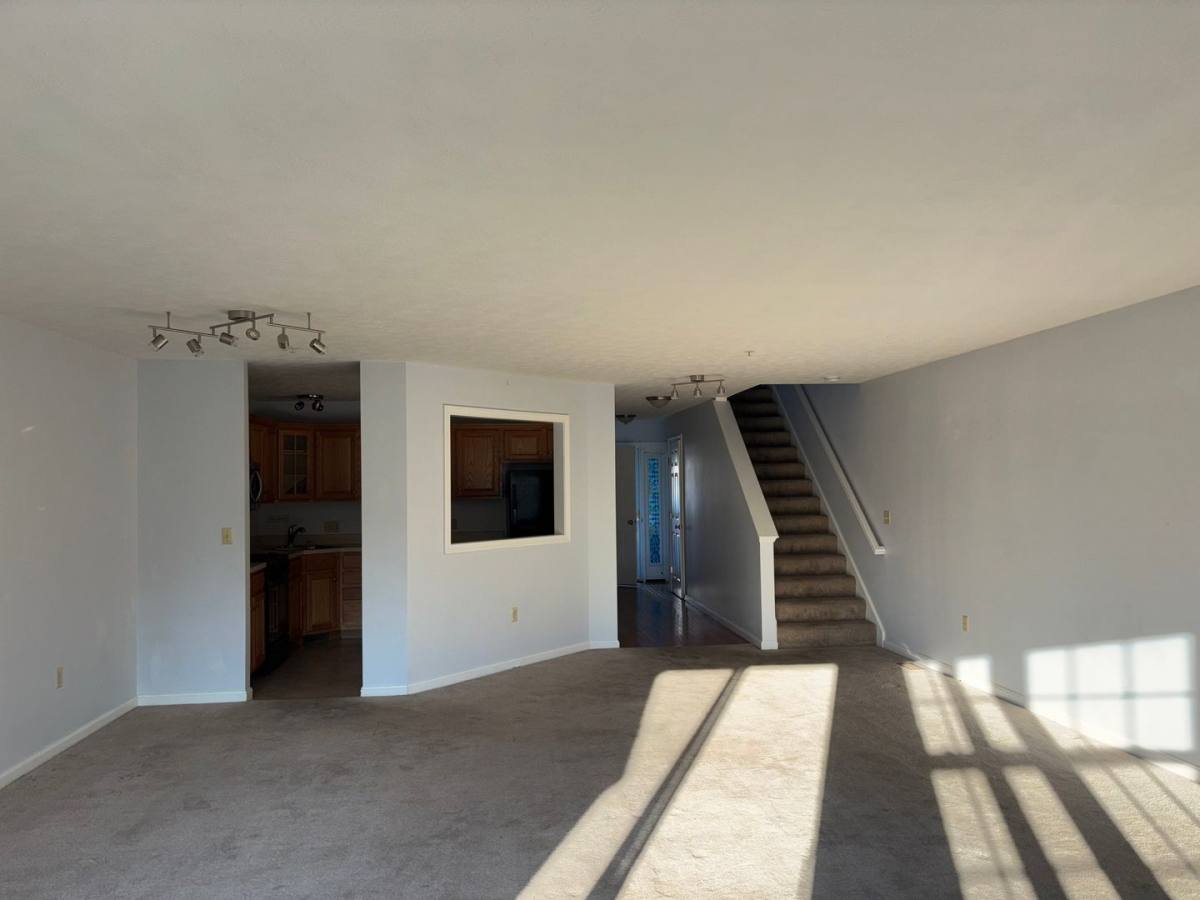Townhouse for rent at 95 Green Briar Rd, Fitchburg, MA 01420