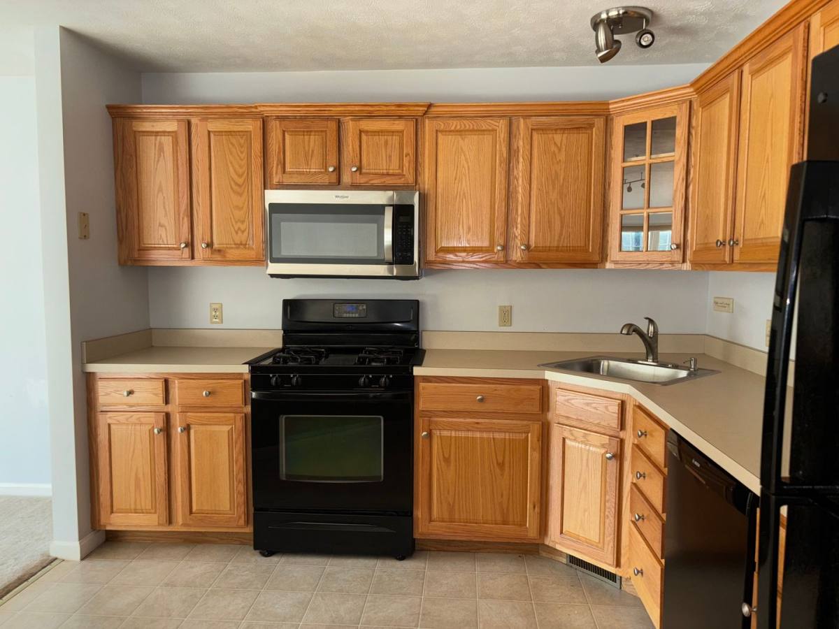 Townhouse for rent at 95 Green Briar Rd, Fitchburg, MA 01420